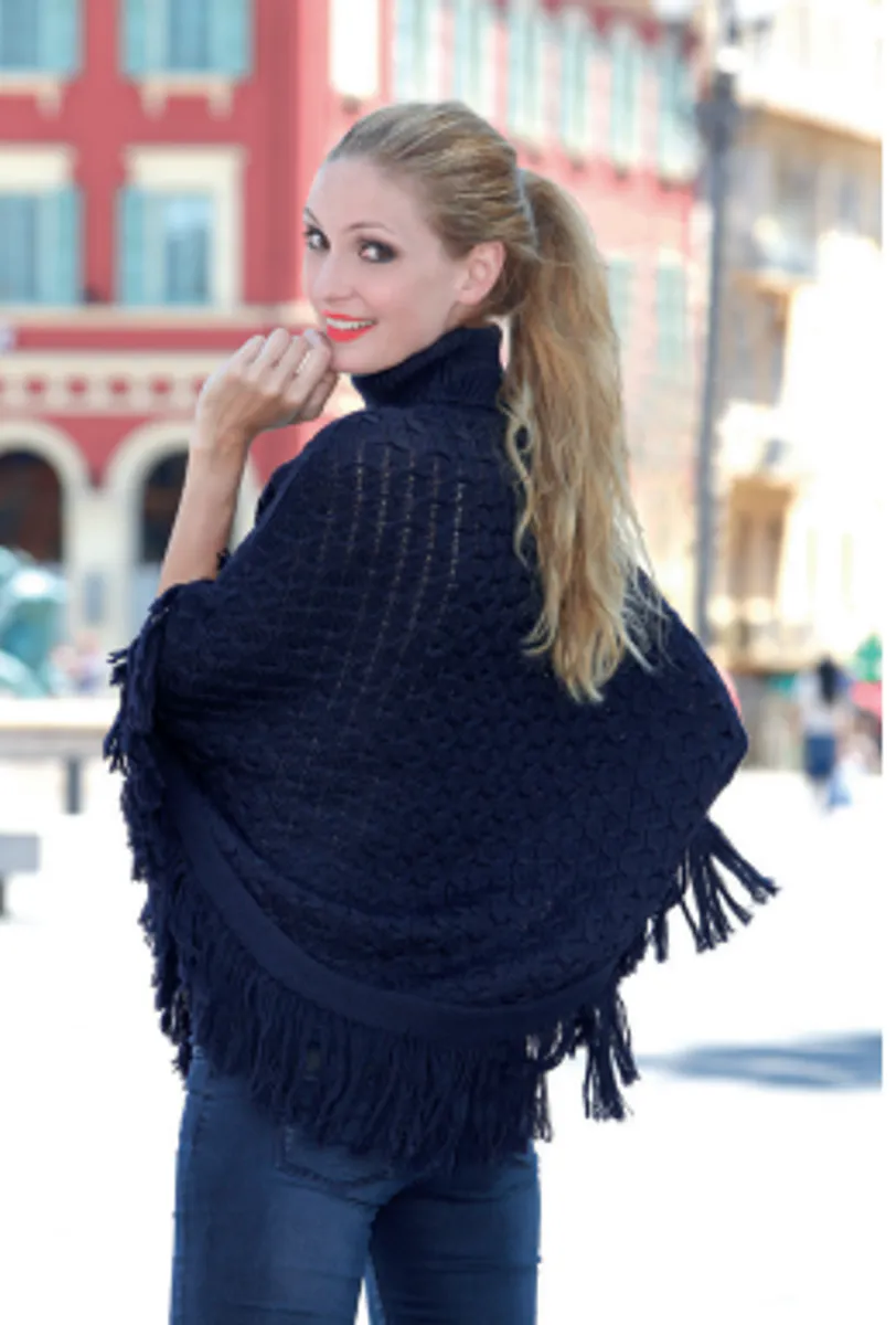 Høyhalset Poncho. Oppskrift