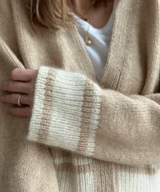 Hovedbilde College Loop Cardigan. Garnpakke