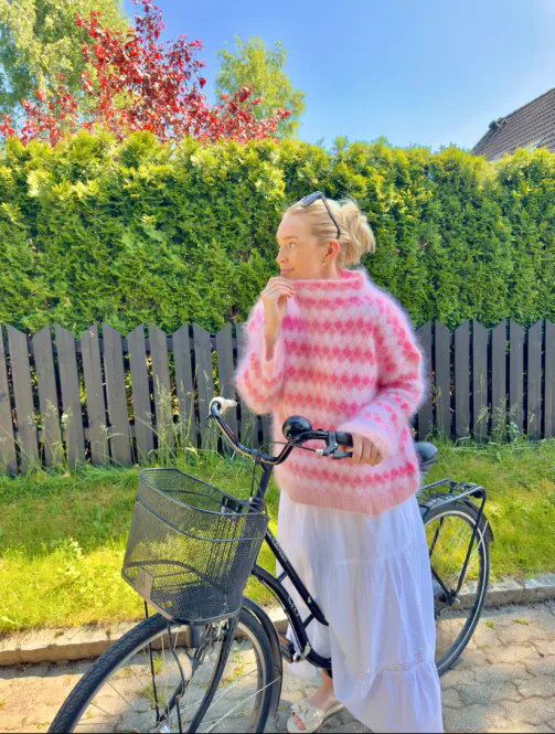 Hovedbilde Vårin genser light. Garn. Se informasjon under.