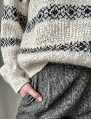 Terracotta Sweater. Kun garn, link til oppskrift under. 